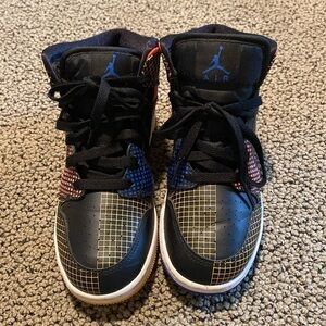 Nike Air Jordan Sneakers Size 4Y in Like New Condition